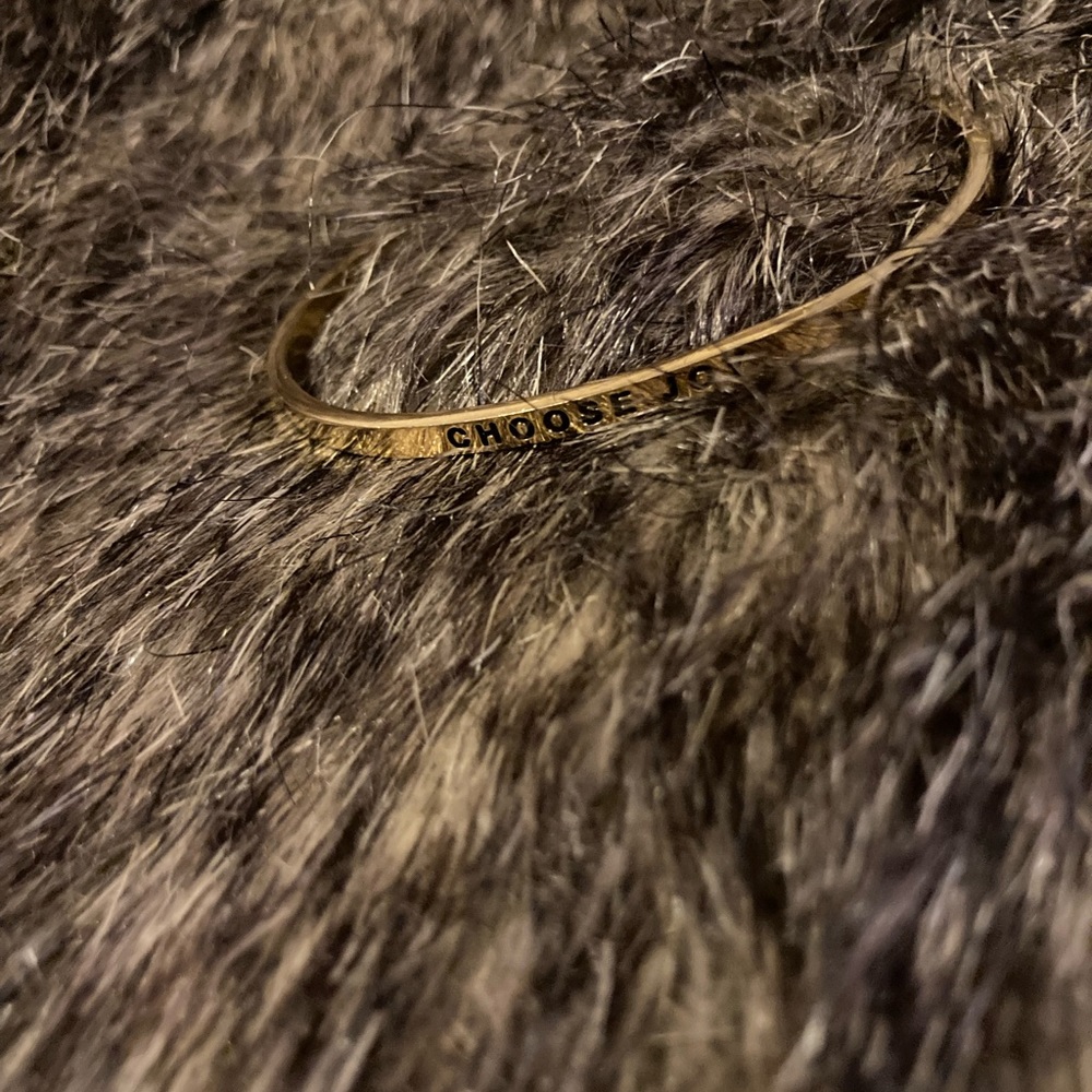 The Paper Store gold tone bracelet Choose Joy